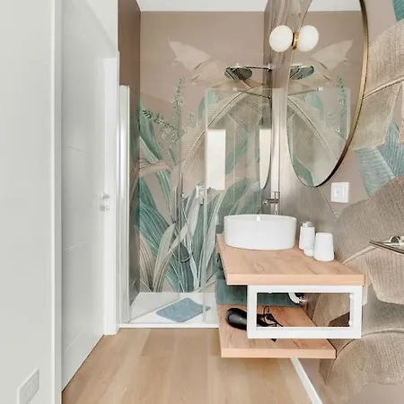 Apartment House In Fashion - Flat Near Navigli, Tortona & Duomo Area