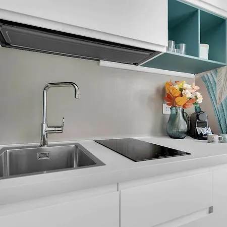 Apartment House In Fashion - Flat Near Navigli, Tortona & Duomo Area Milan