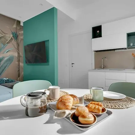 Apartment House In Fashion - Flat Near Navigli, Tortona & Duomo Area *
